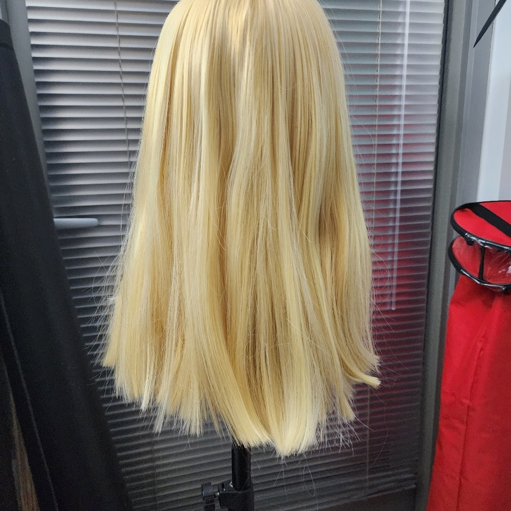 Blonde Arda Wig - Picture 3 of 9